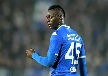 Roma’dan Balotelli’ye destek