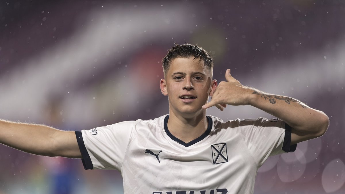 TRANSFER HABERİ | Fransız basınından bomba iddia! Fenerbahçe ve Galatasaray aynı ismin peşinde TRANSFER HABERİ | Fransız basınından bomba iddia! Fenerbahçe ve Galatasaray aynı ismin peşinde