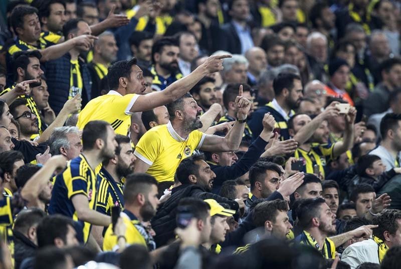 İşte derbide ekranlara yansımayan olay kareler...