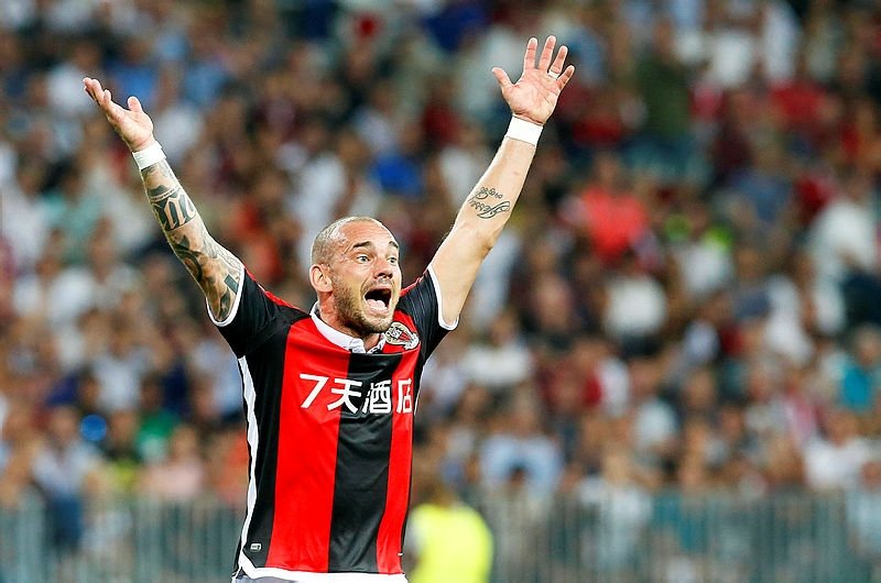 Sneijder dibe vurdu!