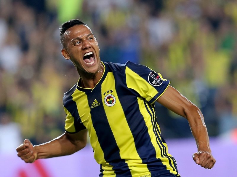 Josef de Souza’dan sürpriz imza!