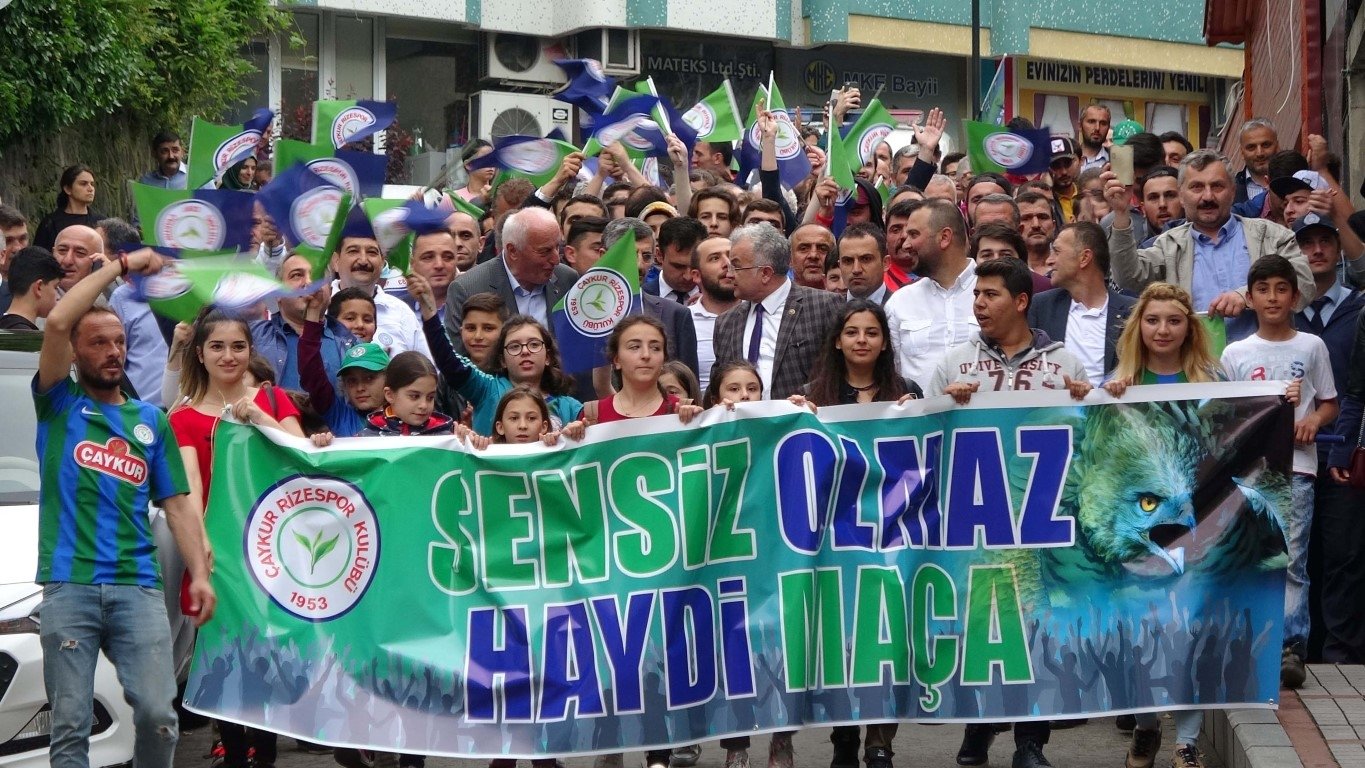 Çaykur Rizespor’a destek yürüyüşü