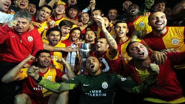 Selçuk Dereli’den Fenerbahçelileri çıldırtan tweet!