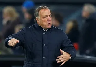 Dick Advocaat: Mutluyuz ama takımı beğenmedim