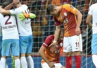 Podolski ve Eren, Galatasaray'a yetmedi
