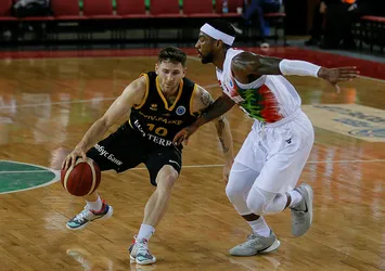 Pınar Karşıyaka gözünü finale dikti