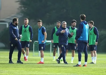 Fenerbahçe derbiye bıçak sırtında gidecek