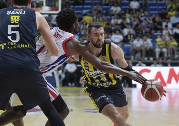 Fenerbahçe Beko seride öne geçti