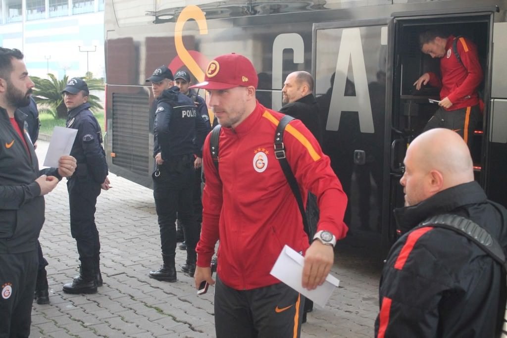 Galatasaray kafilesi Trabzon’a gitti