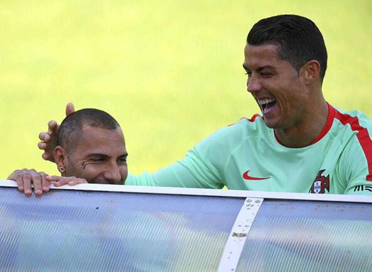 Uzaya Beşiktaş bayrağı