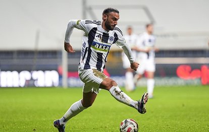 Kadıköy’de Cenk Tosun’a ıslıklı tepki!