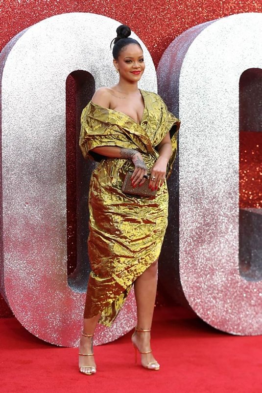 Rihanna’dan Super Bowl’a ret!