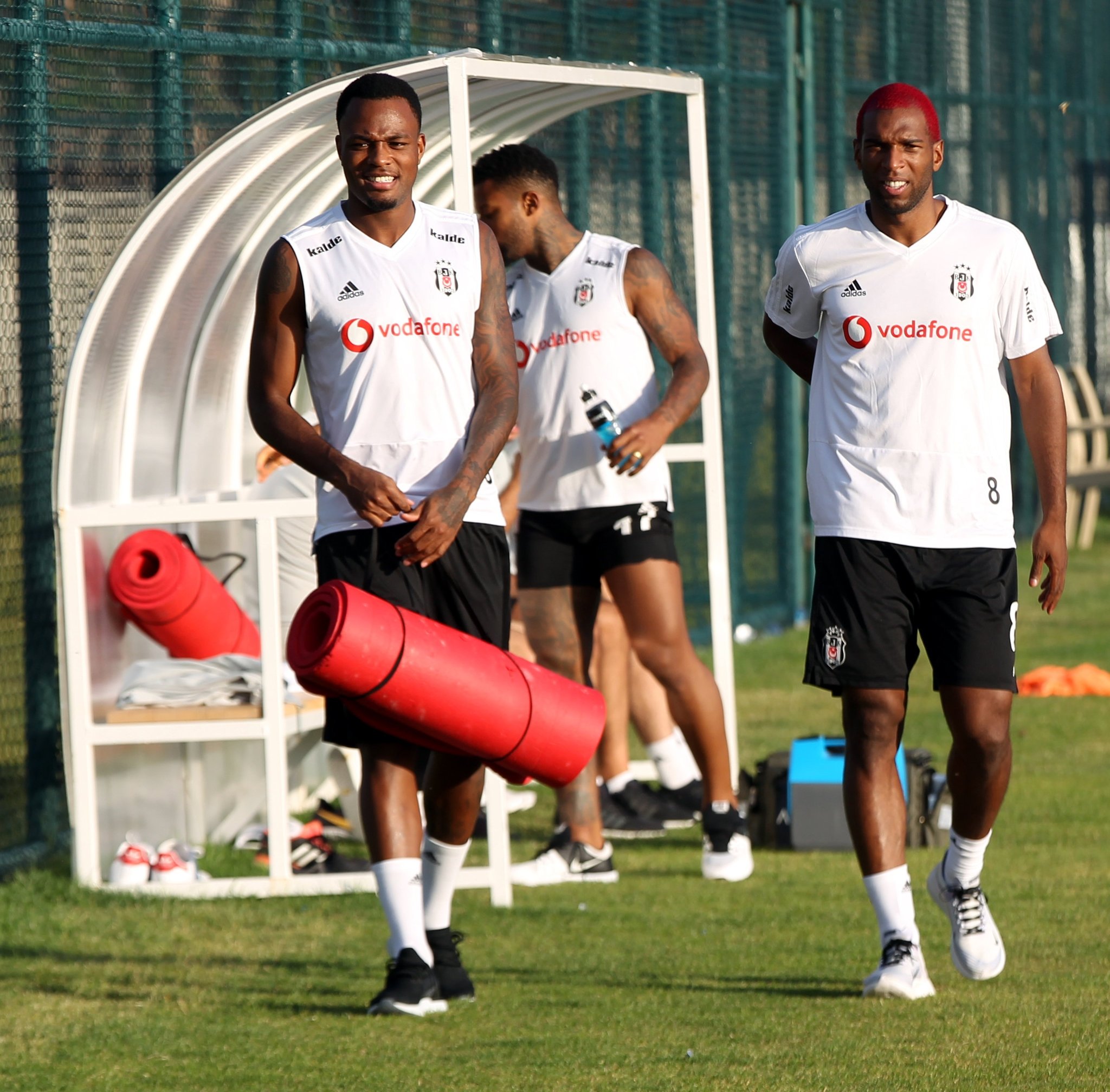 Ryan Babel Arabistan yolcusu!