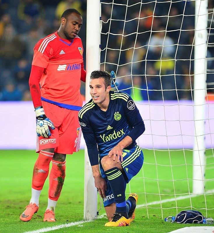 Van Persie isyan ettirdi