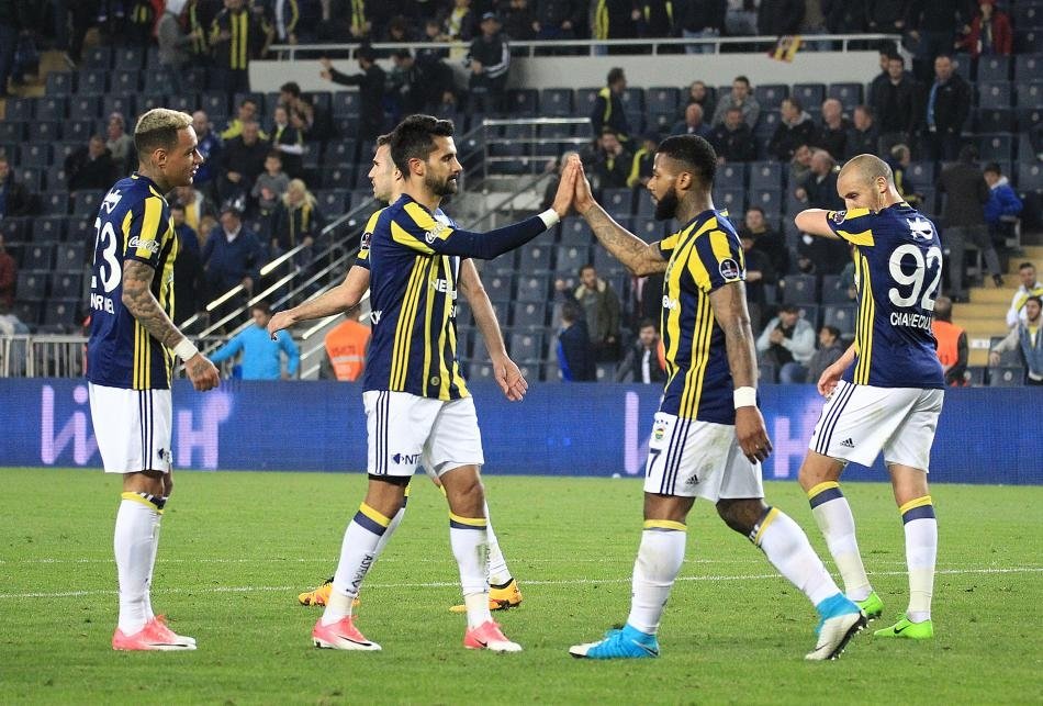 Galatasaray - Fenerbahçe derbisi öncesi ortam ısınıyor