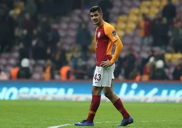 Ozan Kabak 5 yıl daha Aslan
