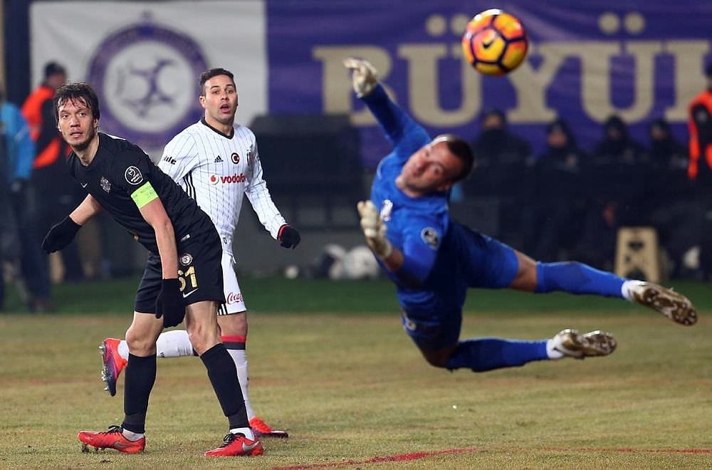 Beşiktaş’ın yıldızı İngiltere’ye transfer oldu