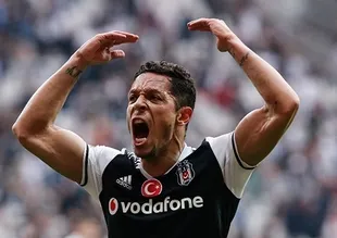 Beşiktaş'ın yıldızı Uzak Doğu yolcusu