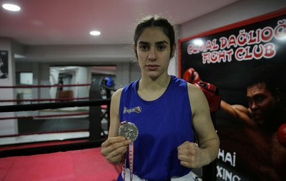 Sıla Üçyıldız zayıflamak için başladığı boksta Türkiye ikinciliğine ulaştı