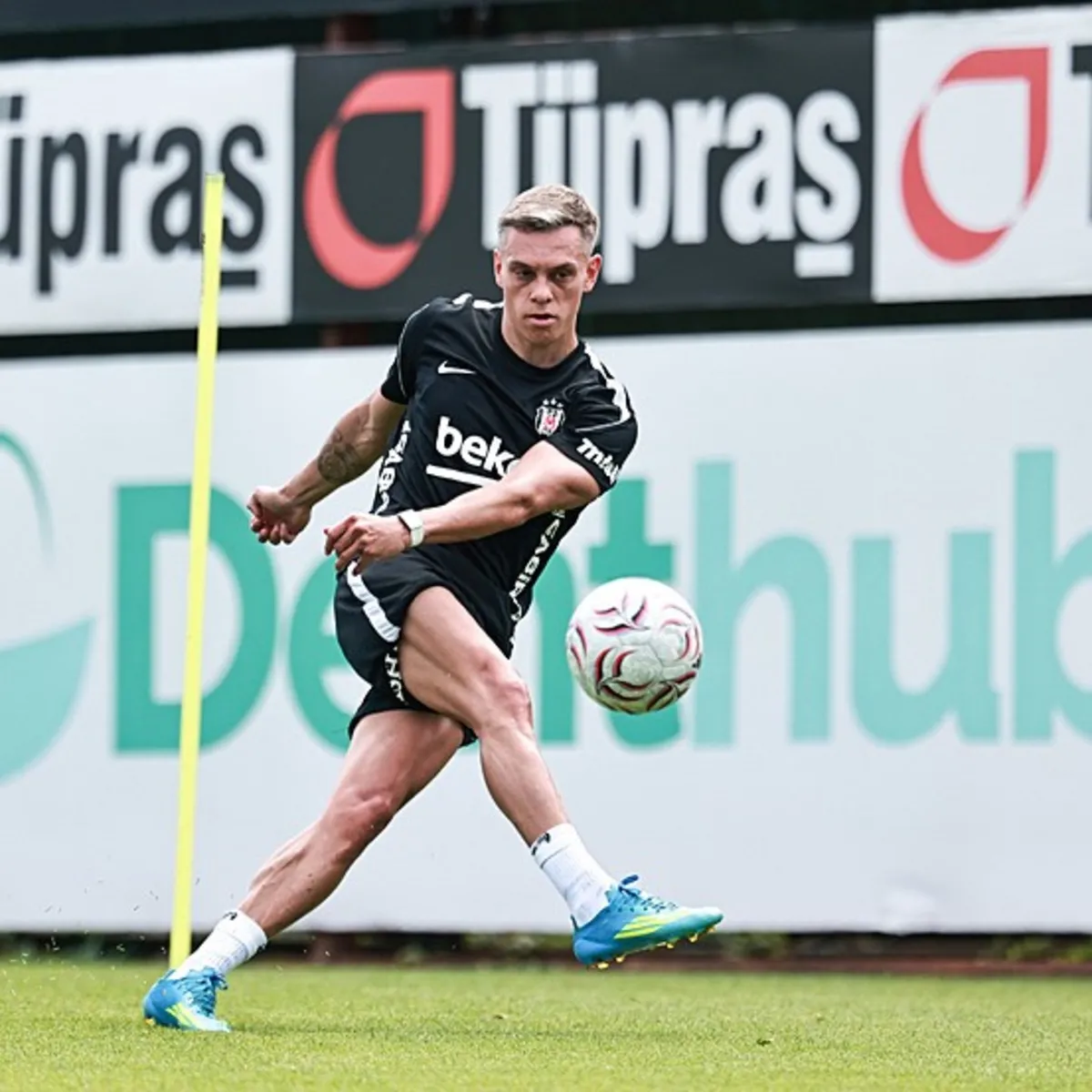 Beşiktaş, Trossard'ın Lisansını Çıkardı