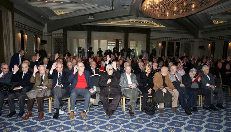 Galatasaray yönetiminden flaş karar