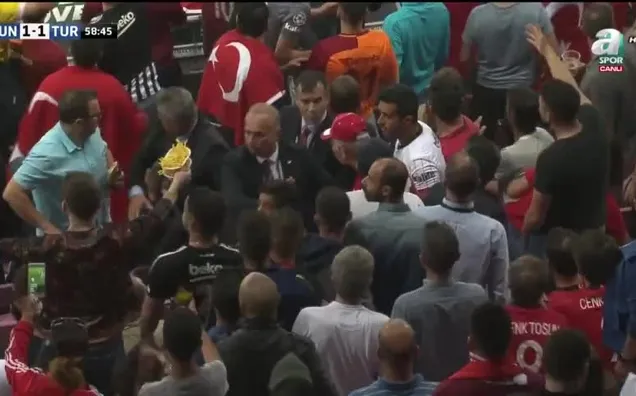 Cenk Tosun'u çıldırtan olay!