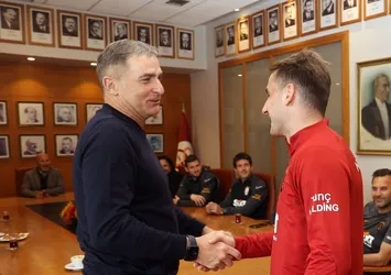 Kuntz'dan Galatasaray'a ziyaret