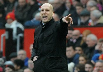 Feyenoord yeni sezon için Stam ile anlaştı