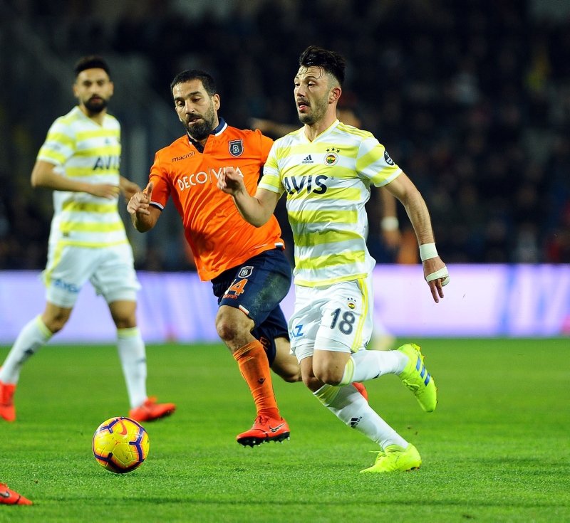 Fenerbahçe golcüsünü buldu! Slimani’nin yerine o geliyor