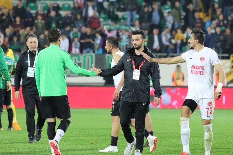 Akhisarspor - Ümraniyespor maçından kareler