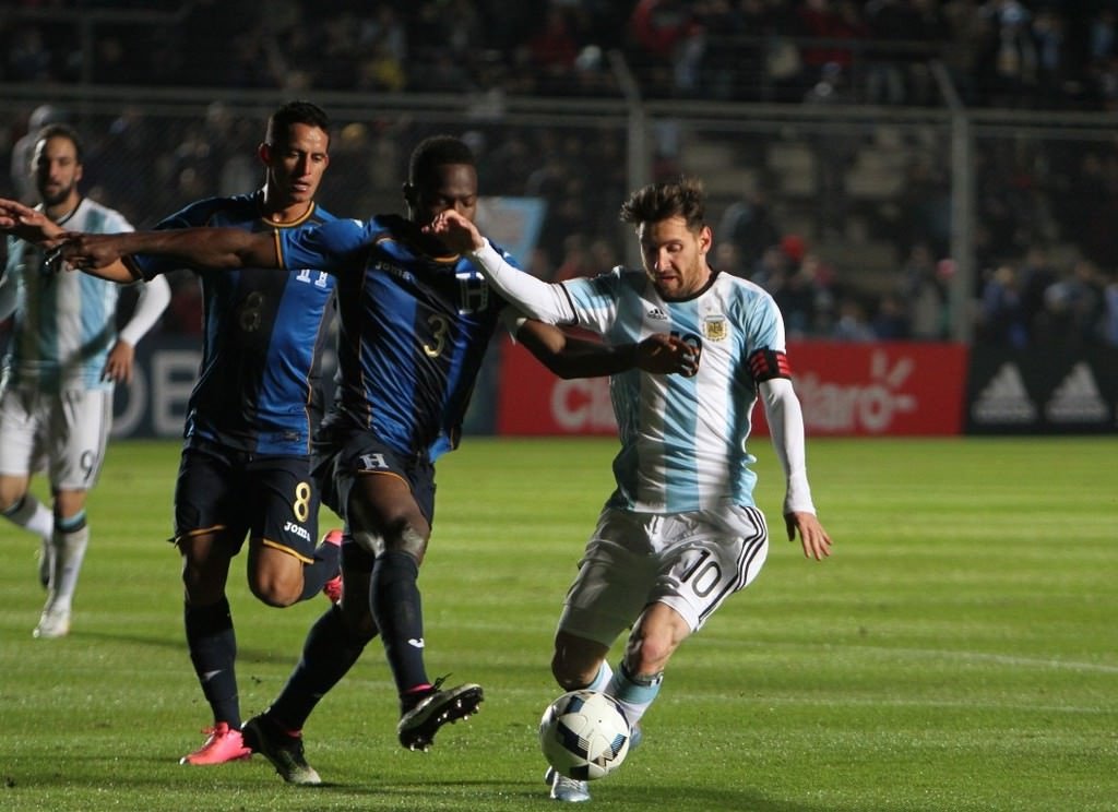 Messi milli maçta sakatlandı