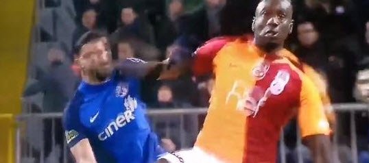 Diagne’nin pozisyonu kırmızı kart