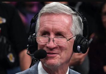 Mike Breen'in evi yandı!