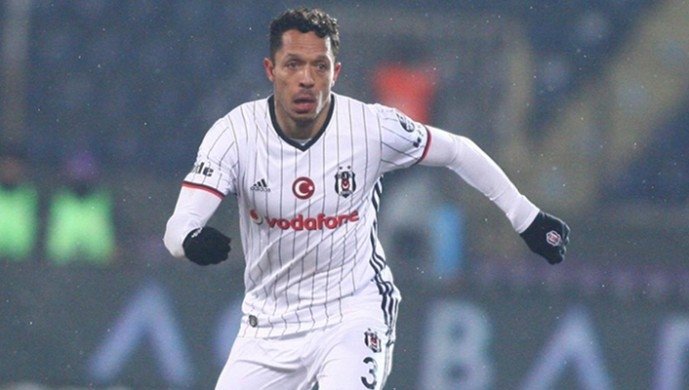 Derbide büyük sürpriz! Şenol Güneş o ismi oynatmayacak