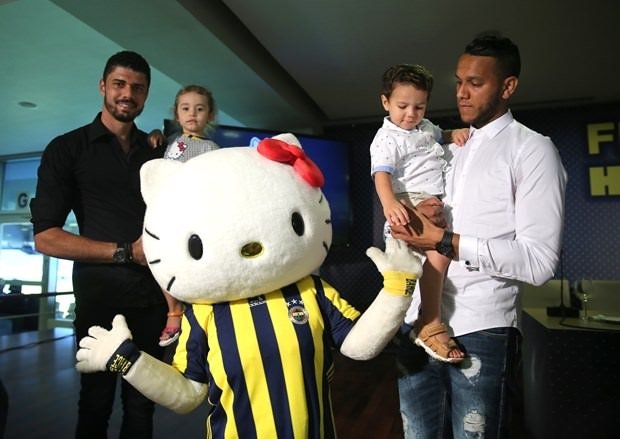 Fenerbahçe-Hello Kitty iş birliğinde imzalar atıldı