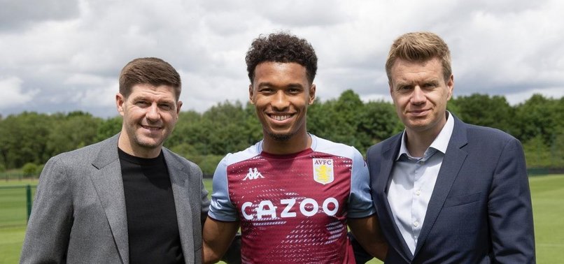 Aston Villa Diego Carlos'u renklerine bağladı