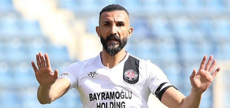 yalcin ayhan futbolu birakti aspor
