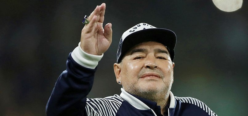 Arjantin'in efsane futbolcusu Diego Maradona hayatını kaybetti!