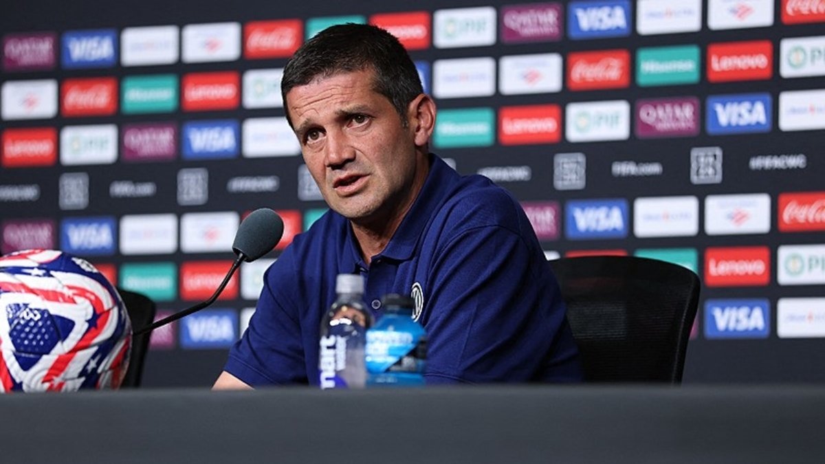 Chivu'dan flaş Hakan Çalhanoğlu açıklaması! G.Saray ve transfer... Chivu'dan flaş Hakan Çalhanoğlu açıklaması! G.Saray ve transfer...