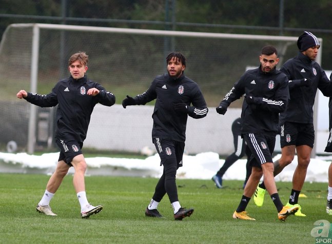 Süper Lig’de sahne devlerin! İşte Beşiktaş - Galatasaray derbisinin 11’leri