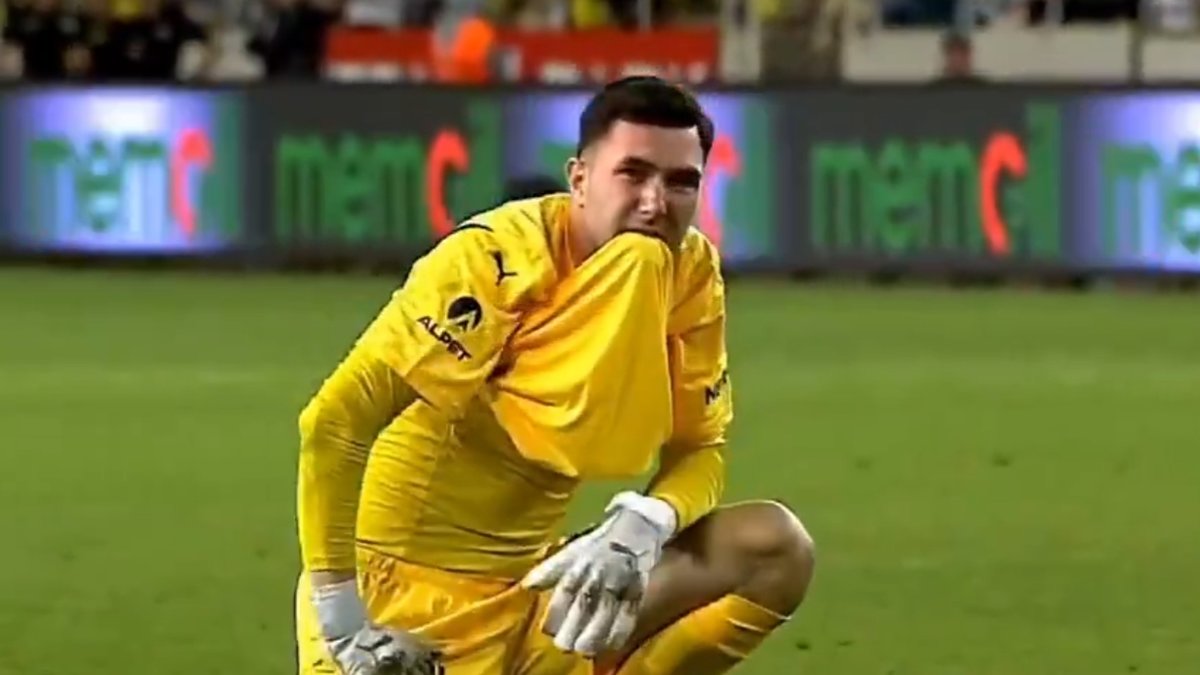 Fenerbahçe'nin file bekçisi Ertuğrul'dan büyük hata! Fenerbahçe'nin file bekçisi Ertuğrul'dan büyük hata!