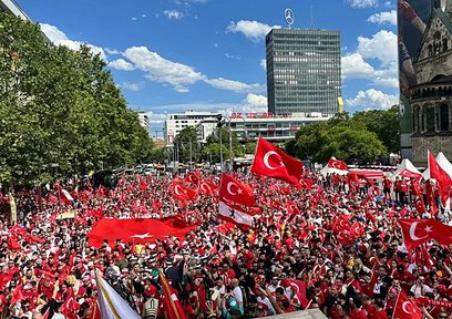 Tarihi maç öncesi Berlin'de büyük coşku!