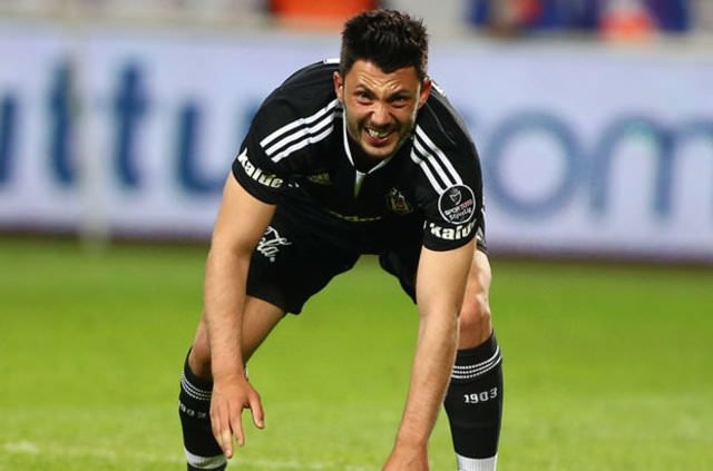 Şenol Güneş yıldız futbolcunun menajerini kovdu