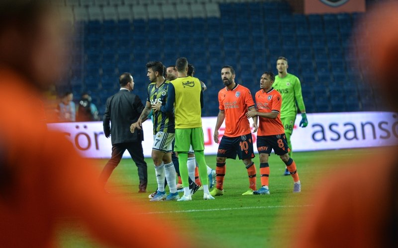 Spor yazarları Başakşehir - Fenerbahçe maçını yazdı!