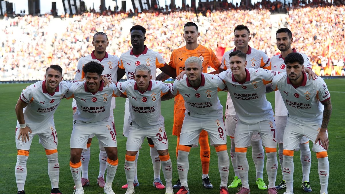Galatasaray'da Şampiyonlar Ligi heyecanı! İşte Okan Buruk'un Eintracht Frankfurt maçı 11'i Galatasaray'da Şampiyonlar Ligi heyecanı! İşte Okan Buruk'un Eintracht Frankfurt maçı 11'i