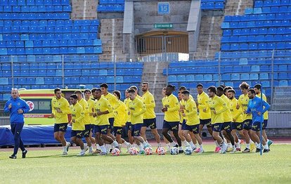 Fenerbahçe dar alanda pas çalıştı!