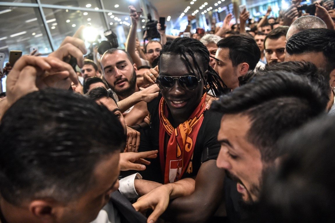 Bafetimbi Gomis araca bindi o soruyu sordu