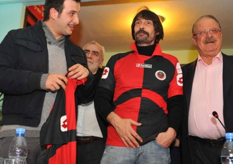 Ünlüler hangi takımı tutuyor?