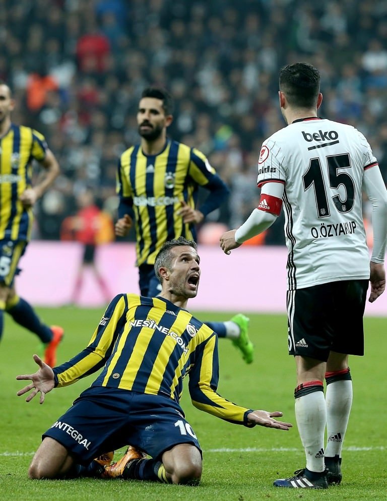 Robin van Persie’ye dava açıldı