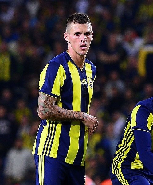 Fenerbahçe’de yıldız isim kadro dışı!